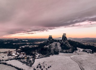 Zima v eskm rji nabz lyovn, bruslen i vpravu za teplem do jeskyn